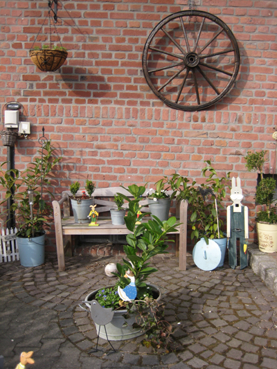 vor_dem_haus__4_